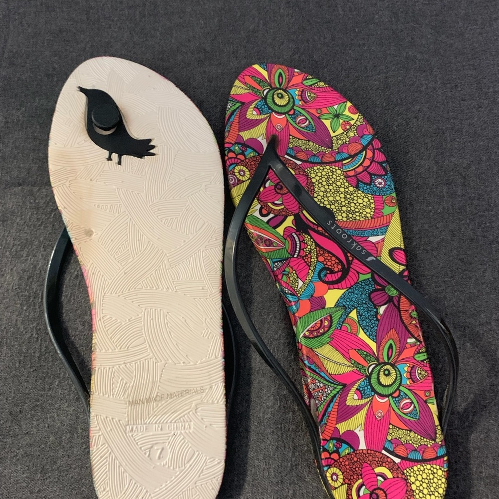 Sakroots Multicolor Patterned Flip Flops - image 3